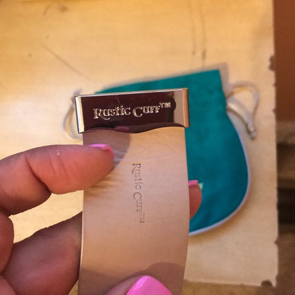 Rustic cuff cuff - Picture 5 of 5